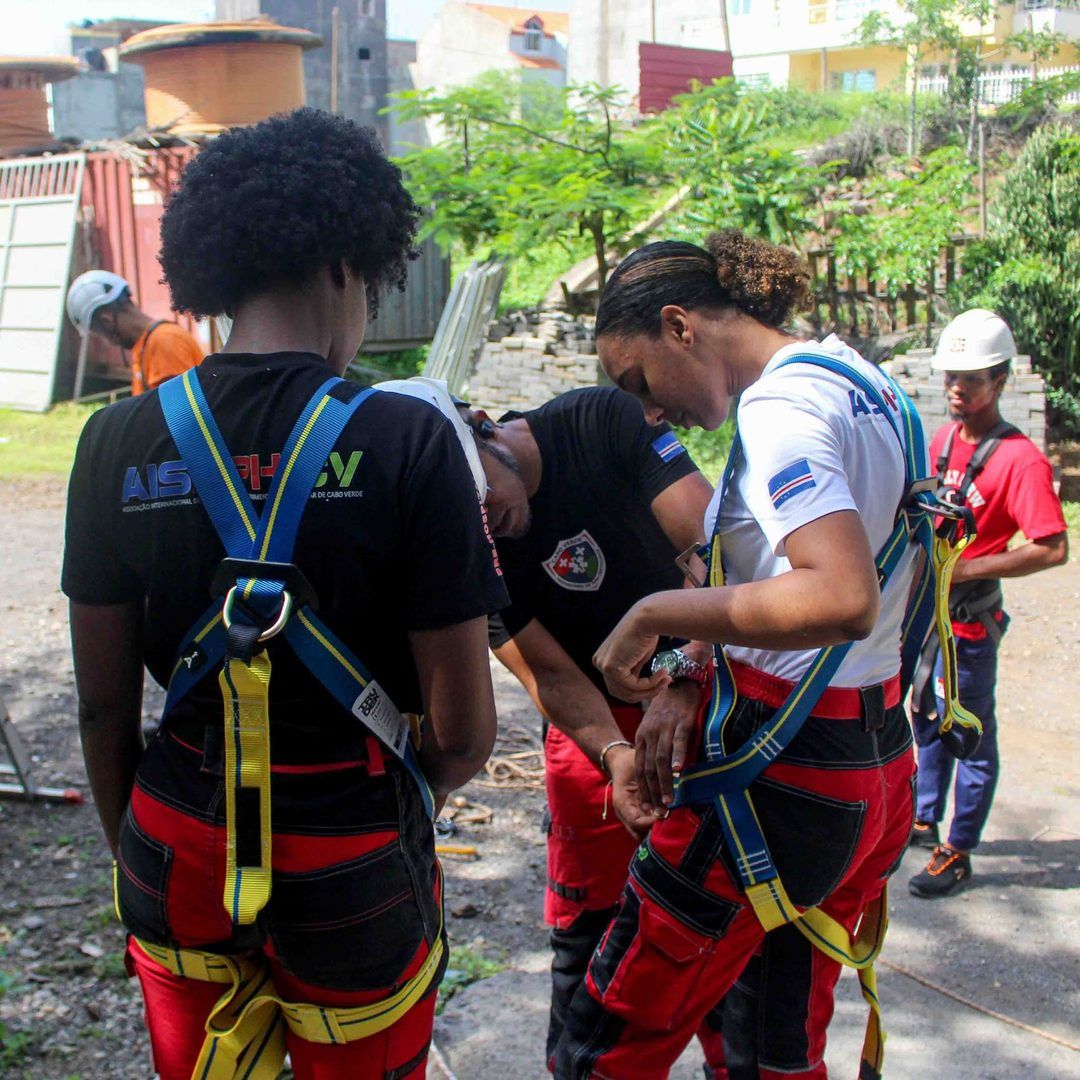 Formação em Trabalho em Altura, Resgate e Primeiros Socorros com a ARES e a GRUPNOR